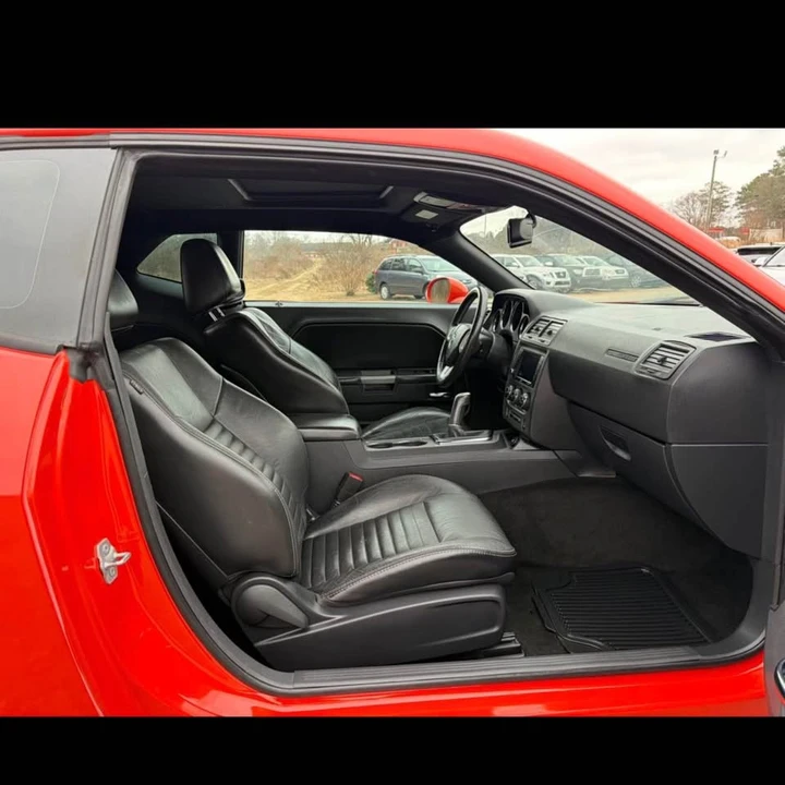 2013 Dodge Challenger 3rd Gen - Image 10 of 16