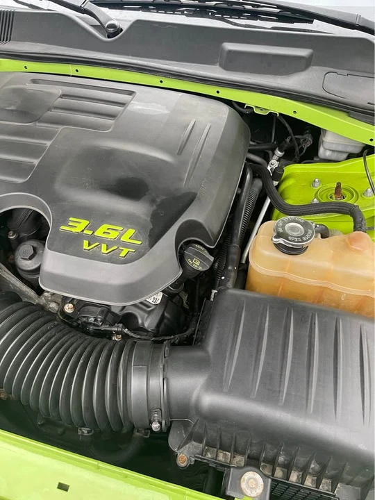 2013 Dodge Challenger 3rd Gen - Image 17 of 18