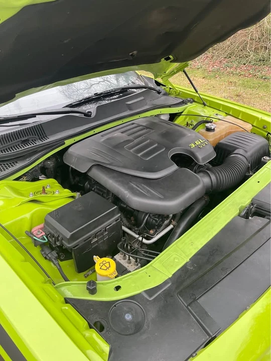 2013 Dodge Challenger 3rd Gen - Image 16 of 18