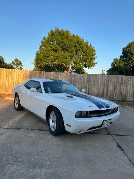 2013 Dodge Challenger 3rd Gen - Image 5 of 16