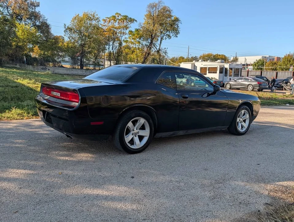 2013 Dodge Challenger 3rd Gen - Image 5 of 12