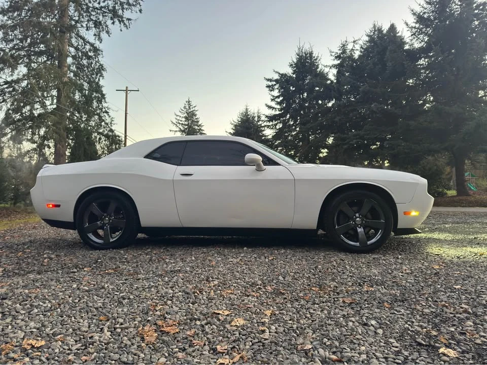 2013 Dodge Challenger 3rd Gen - Image 5 of 15