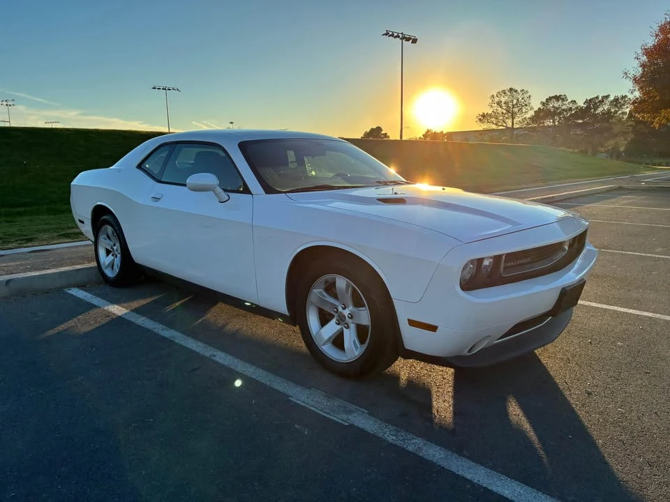 2013 Dodge Challenger 3rd Gen - Image 3 of 9