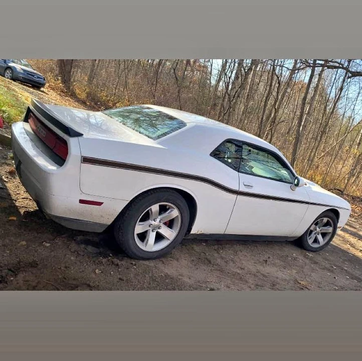 2013 Dodge Challenger 3rd Gen - Image 2 of 6