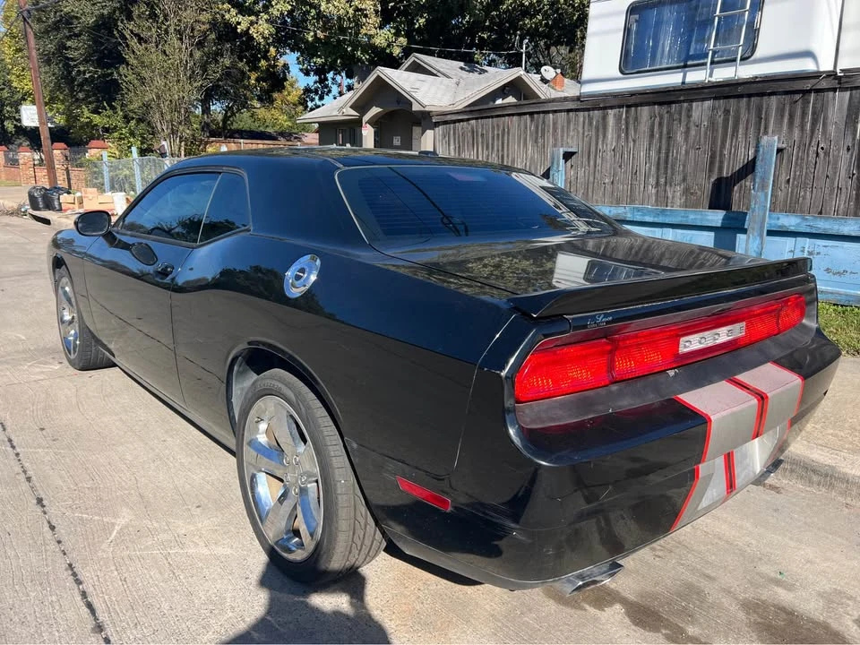 2013 Dodge Challenger 3rd Gen - Image 5 of 12