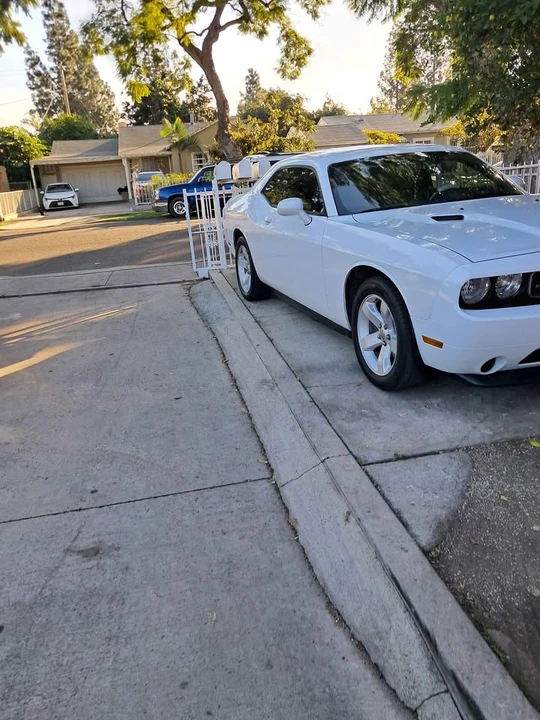 2013 Dodge Challenger 3rd Gen - Image 5 of 7
