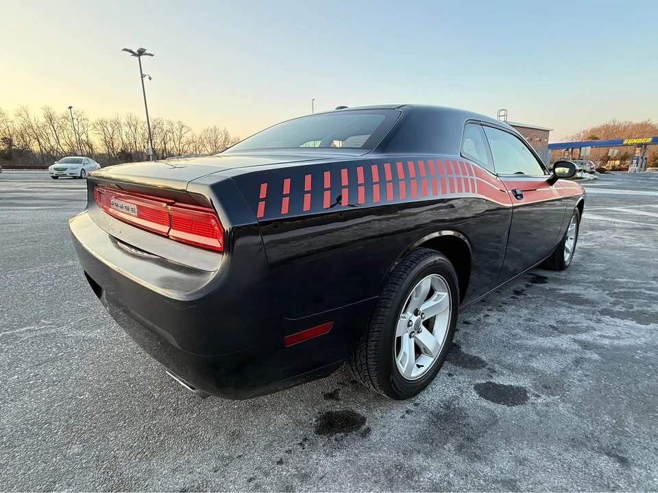 2013 Dodge Challenger 3rd Gen - Image 4 of 15