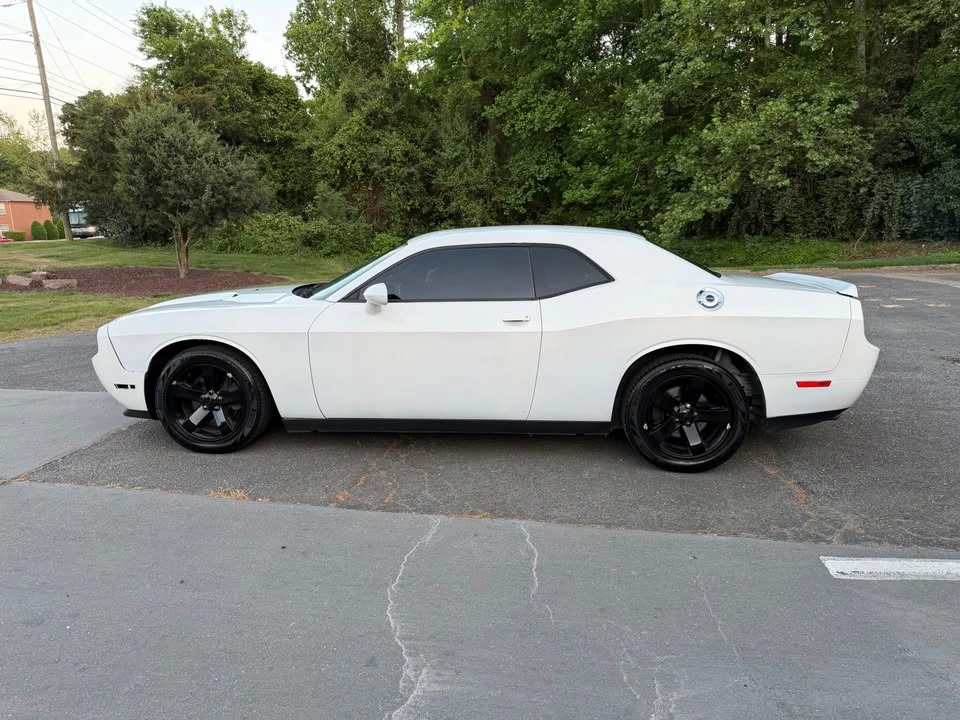 2013 Dodge Challenger 3rd Gen - Image 10 of 13