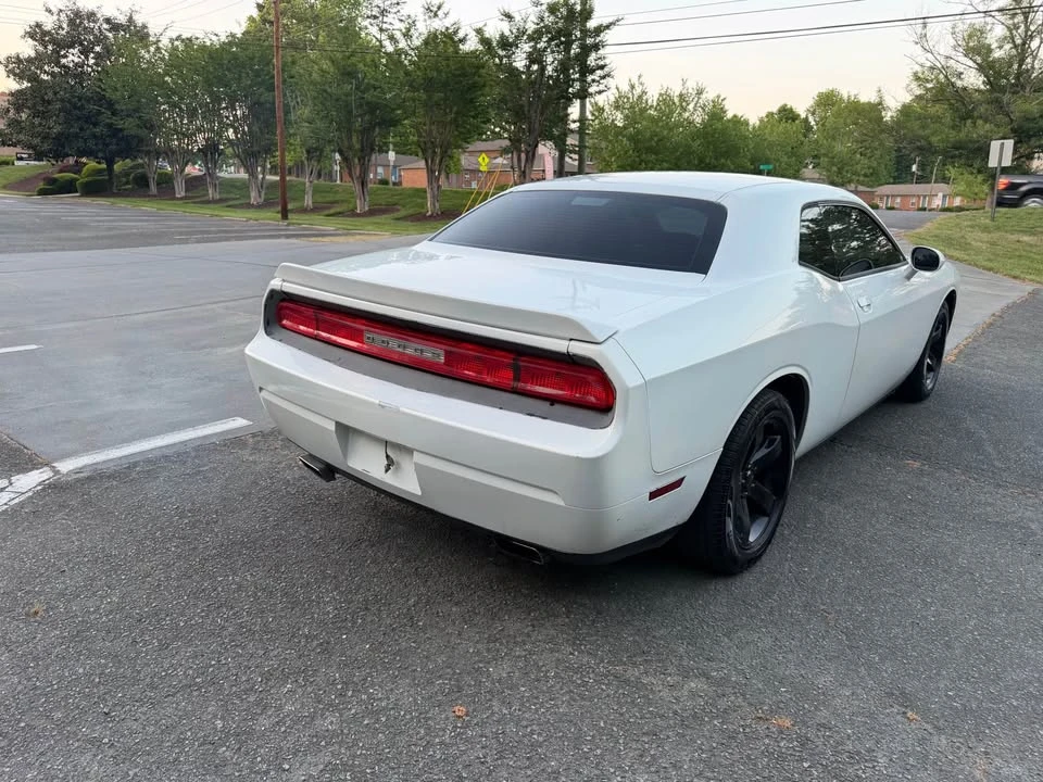 2013 Dodge Challenger 3rd Gen - Image 12 of 13