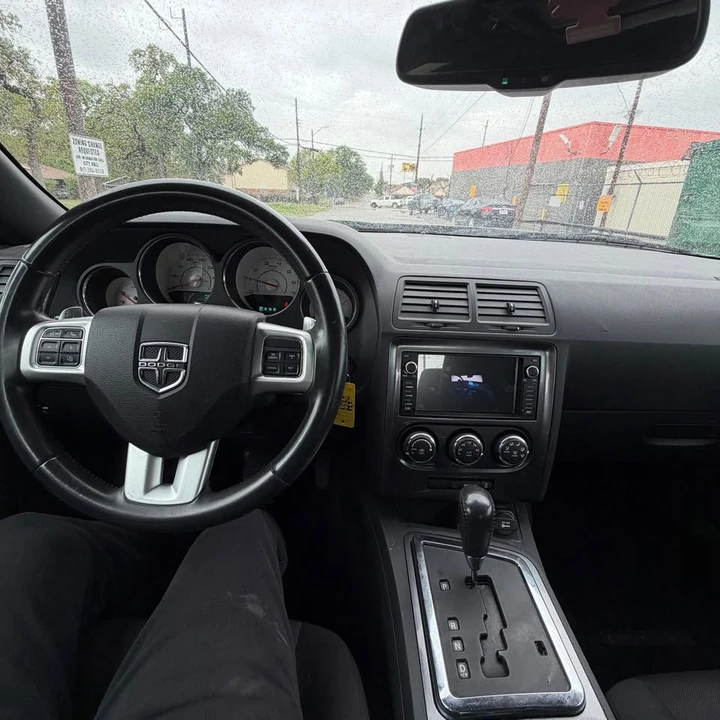 2013 Dodge Challenger 3rd Gen - Image 15 of 19