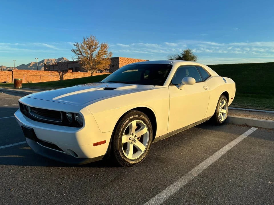 2013 Dodge Challenger 3rd Gen - Image 4 of 16