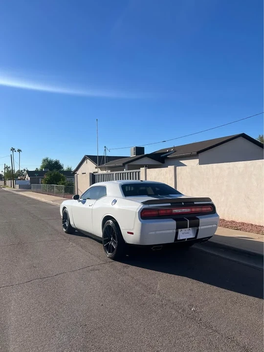 2013 Dodge Challenger 3rd Gen - Image 3 of 10