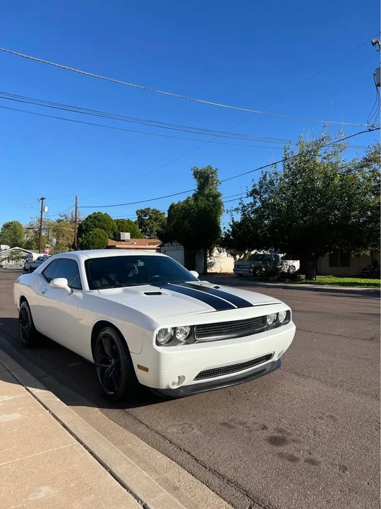 2013 Dodge Challenger 3rd Gen - Image 5 of 10