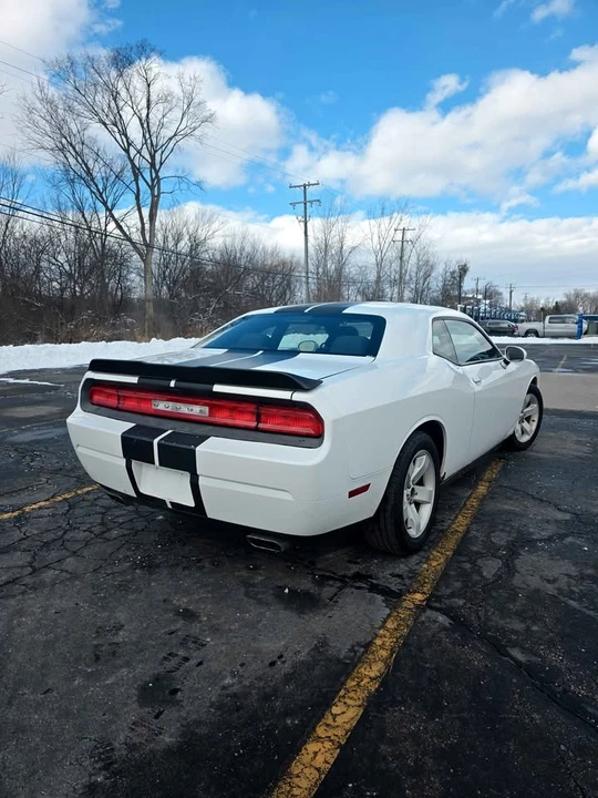 2013 Dodge Challenger 3rd Gen - Image 5 of 14