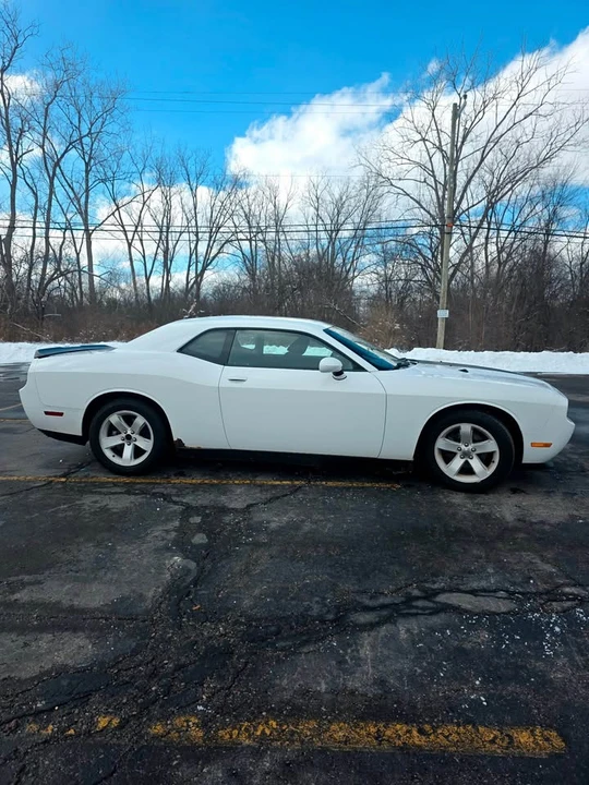 2013 Dodge Challenger 3rd Gen - Image 2 of 14