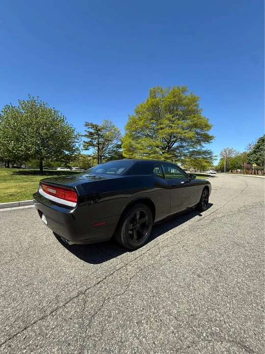 2013 Dodge Challenger 3rd Gen - Image 17 of 21