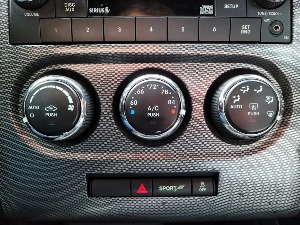 2013 Dodge Challenger 3rd Gen - Image 10 of 18