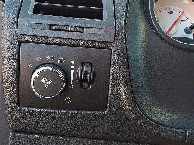 2013 Dodge Challenger 3rd Gen - Image 13 of 17