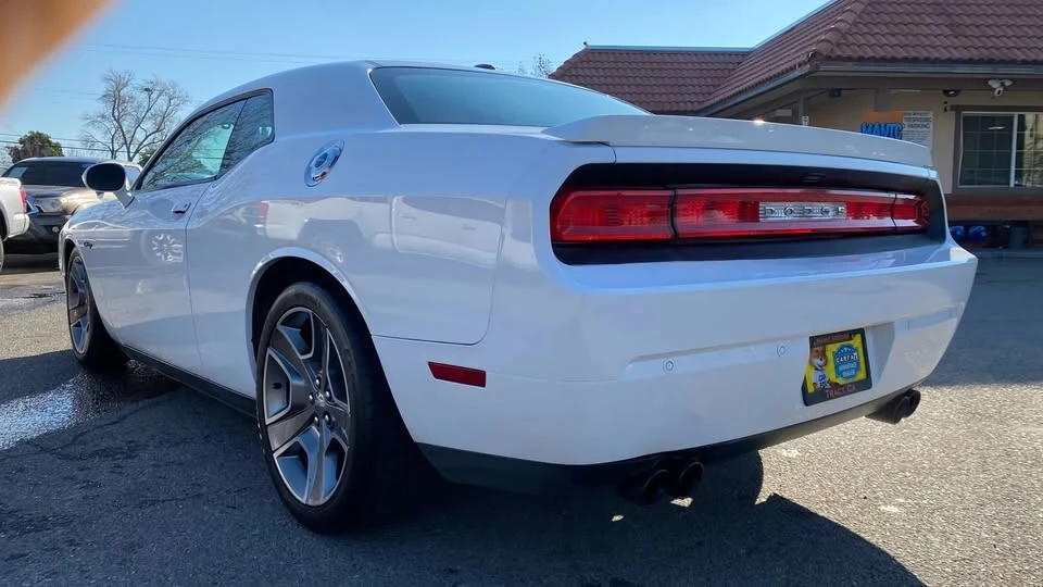 2013 Dodge Challenger 3rd Gen - Image 5 of 18