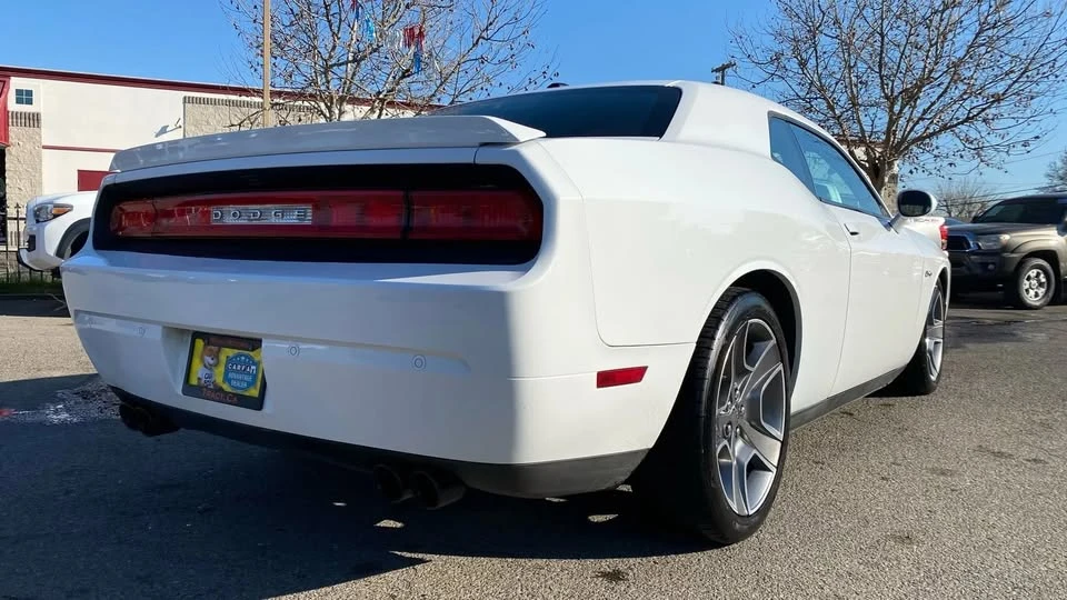 2013 Dodge Challenger 3rd Gen - Image 3 of 18