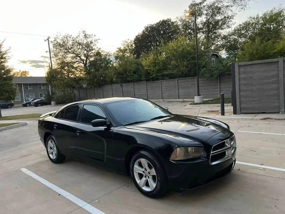 2013 Dodge Charger 7th Gen - Image 4 of 19