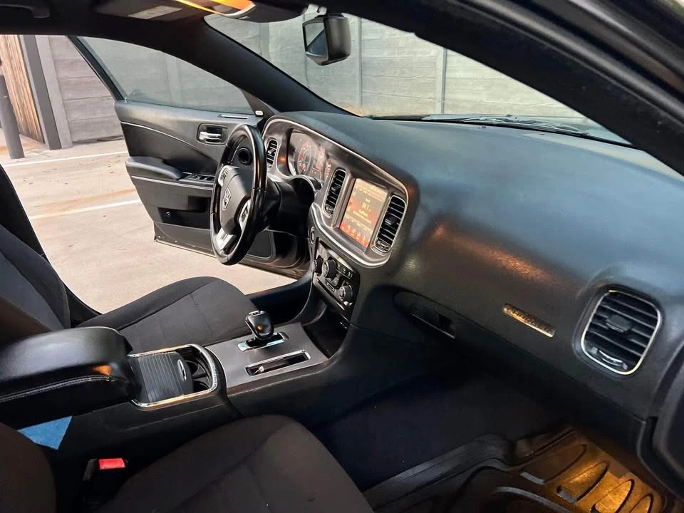 2013 Dodge Charger 7th Gen - Image 17 of 19