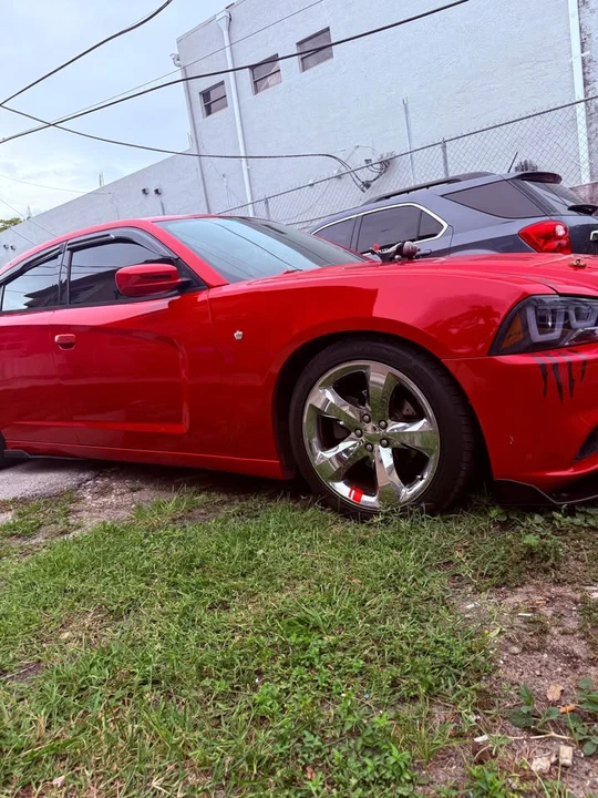 2013 Dodge Charger 7th Gen - Image 3 of 7