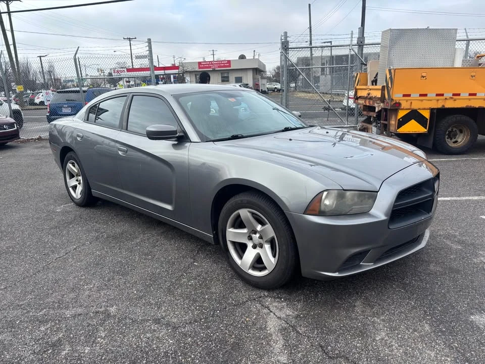 2013 Dodge Charger 7th Gen - Image 2 of 10