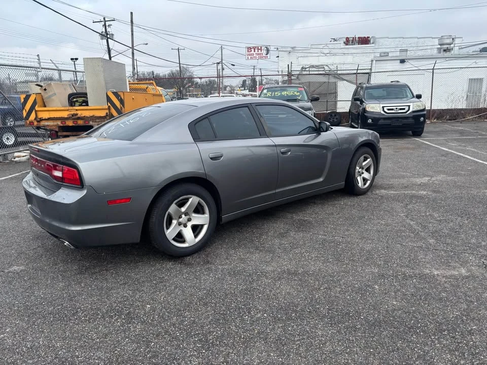 2013 Dodge Charger 7th Gen - Image 4 of 10