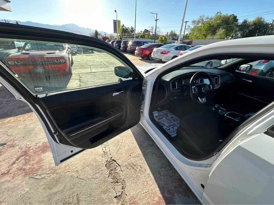 2013 Dodge Charger 7th Gen - Image 9 of 20