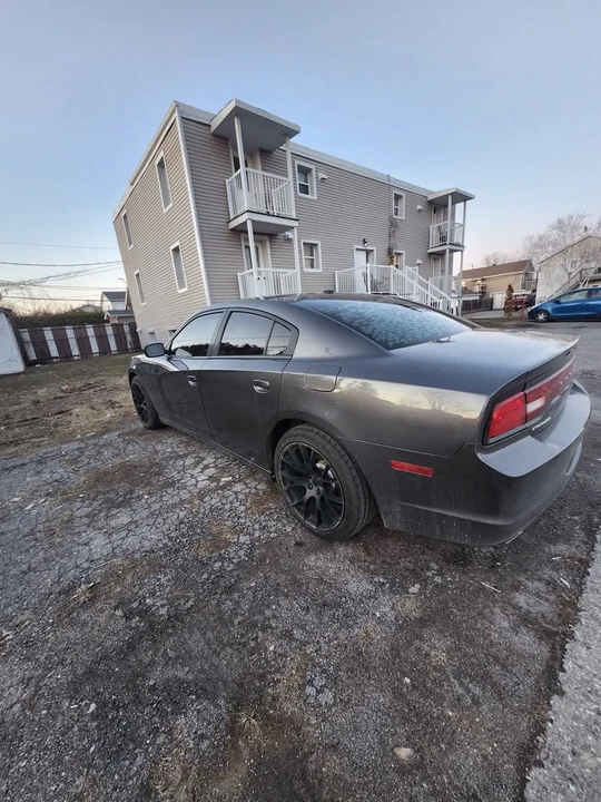 2013 Dodge Charger 7th Gen - Image 5 of 10