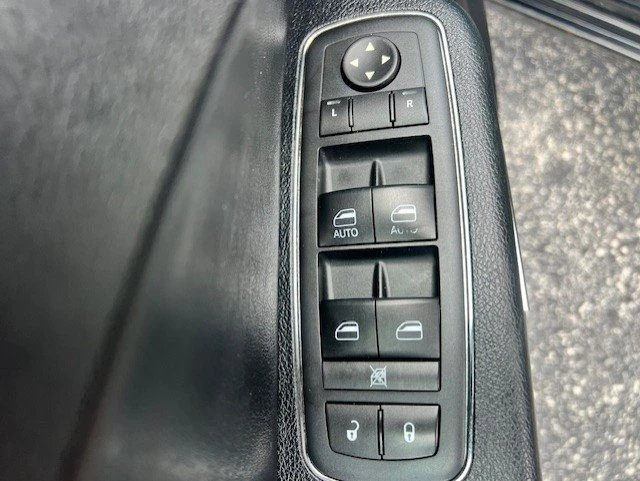 2013 Dodge Charger 7th Gen - Image 11 of 18