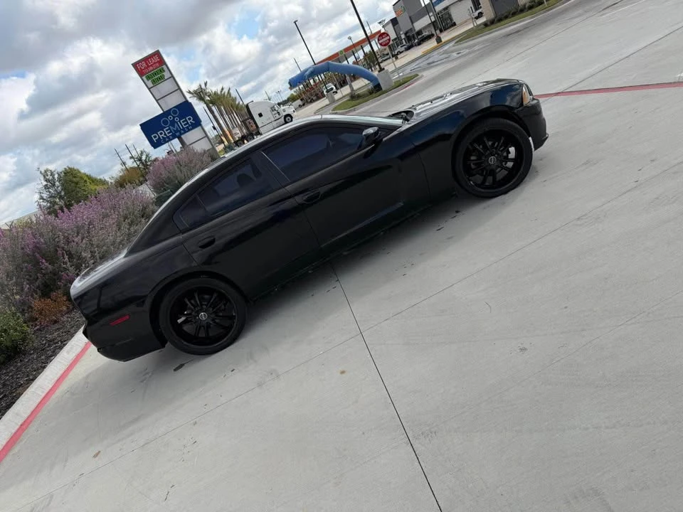2013 Dodge Charger 7th Gen - Image 2 of 11