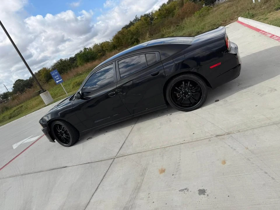 2013 Dodge Charger 7th Gen - Image 3 of 11