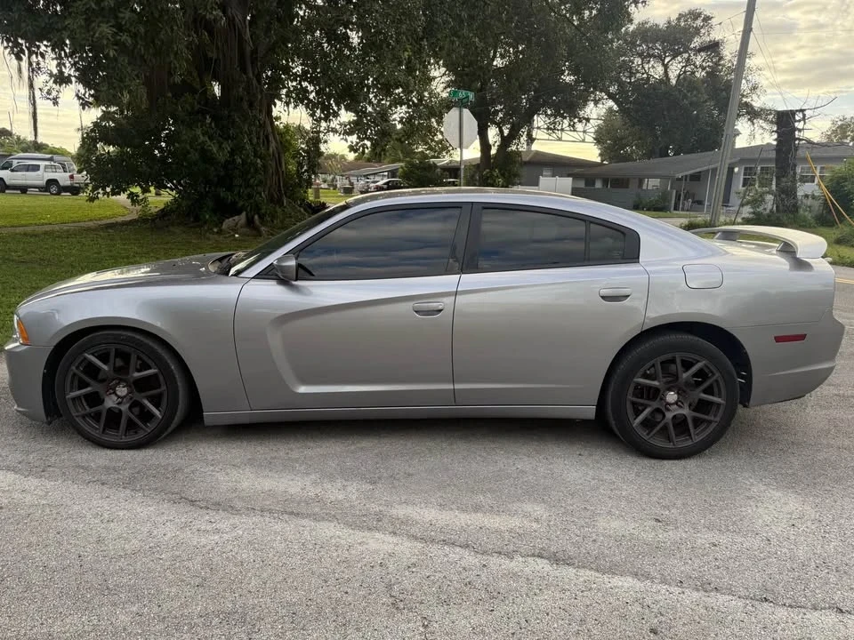 2013 Dodge Charger 6th Gen - Image 8 of 12