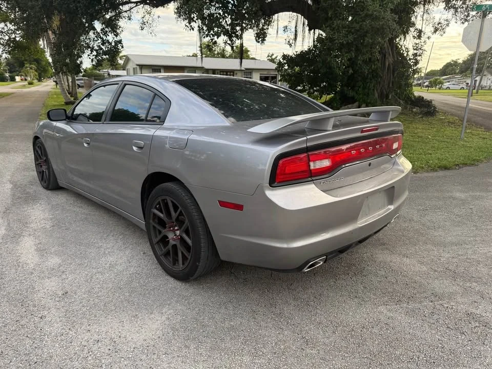 2013 Dodge Charger 6th Gen - Image 7 of 12