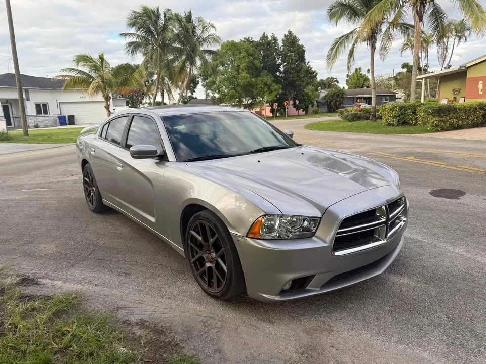 2013 Dodge Charger 6th Gen - Image 3 of 12