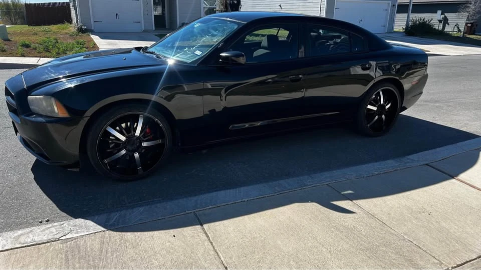 2013 Dodge Charger 6th Gen - Image 4 of 12