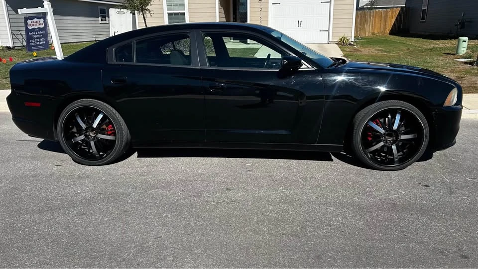 2013 Dodge Charger 6th Gen - Image 5 of 12