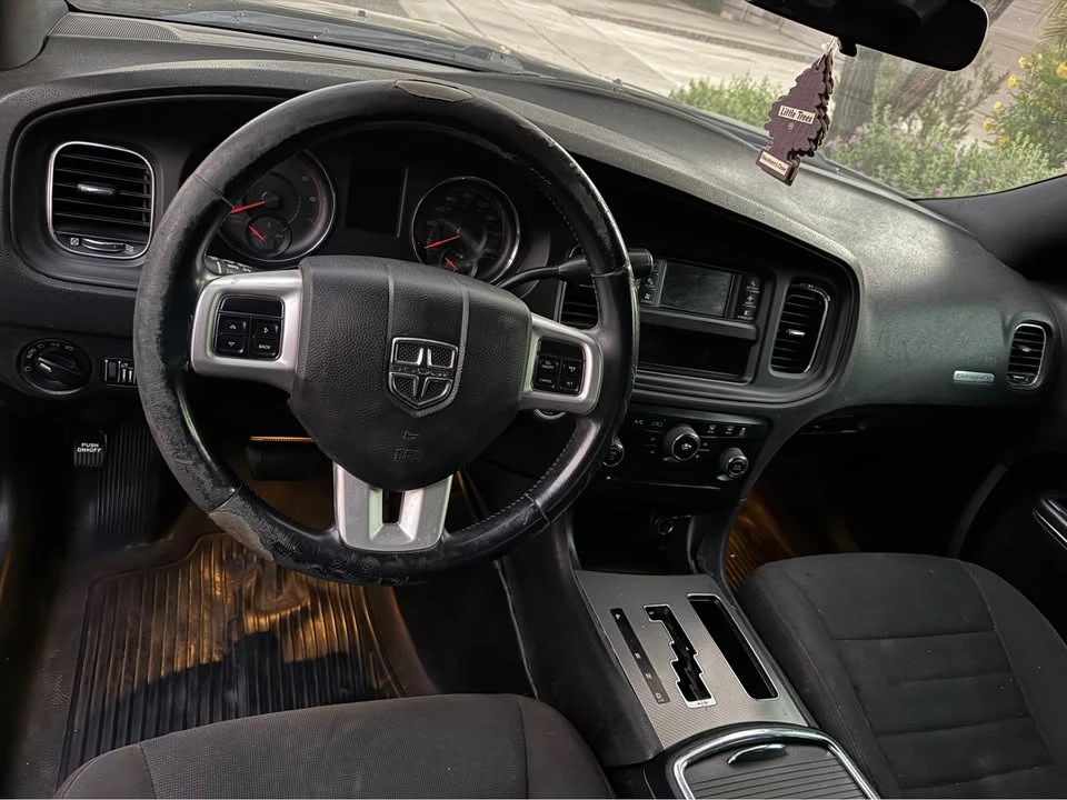 2013 Dodge Charger 6th Gen - Image 9 of 12