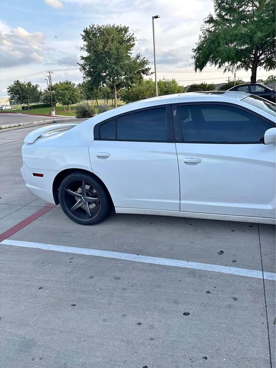 2013 Dodge Charger 7th Gen - Image 2 of 10