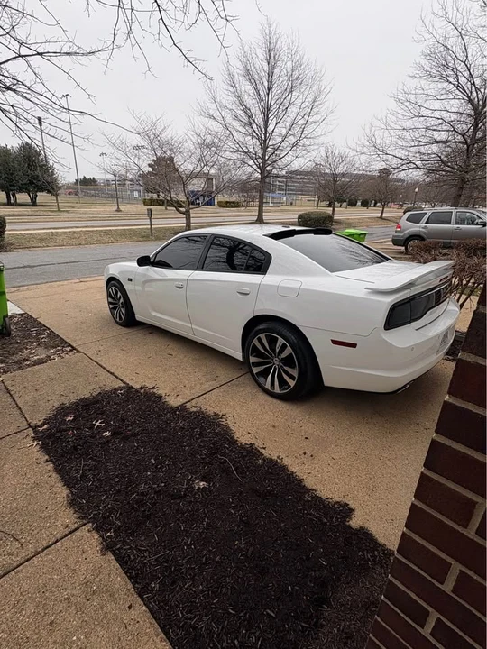 2013 Dodge Charger 7th Gen - Image 6 of 8