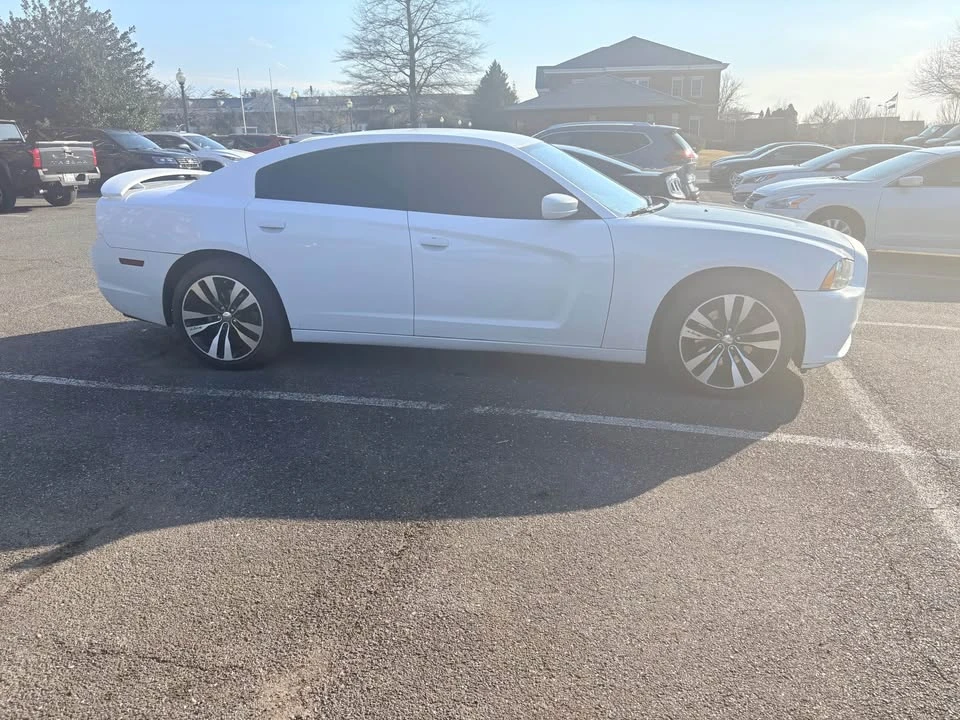 2013 Dodge Charger 7th Gen - Image 5 of 8