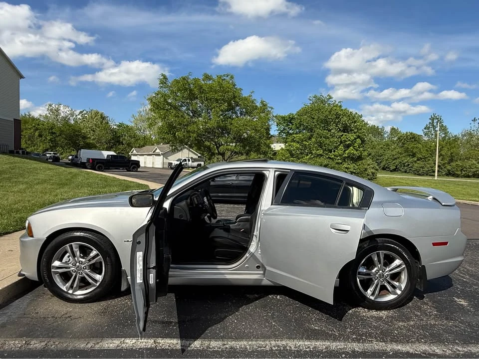2013 Dodge Charger 7th Gen - Image 9 of 16