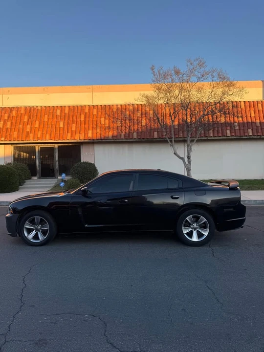 2013 Dodge Charger 6th Gen - Image 5 of 9