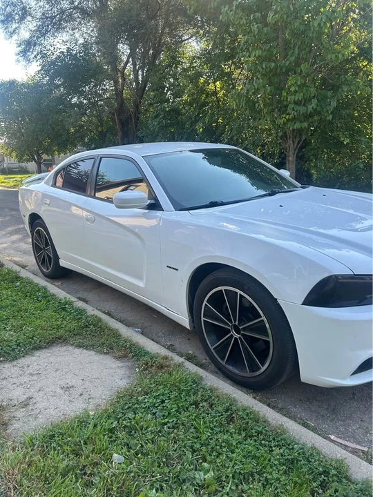 2013 Dodge Charger 6th Gen - Image 3 of 4