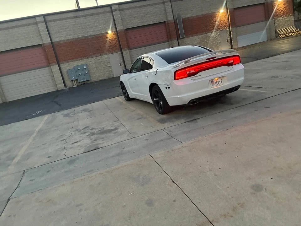 2013 Dodge Charger 7th Gen - Image 4 of 6
