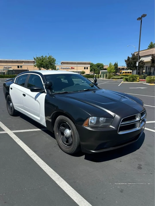 2013 Dodge Charger 7th Gen - Image 2 of 19