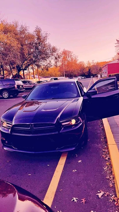 2013 Dodge Charger 7th Gen - Image 2 of 9