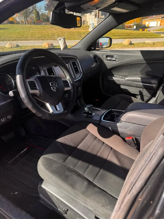 2013 Dodge Charger 7th Gen - Image 3 of 4